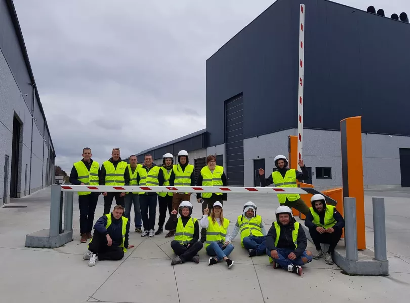 Cornelis team aan slagboom